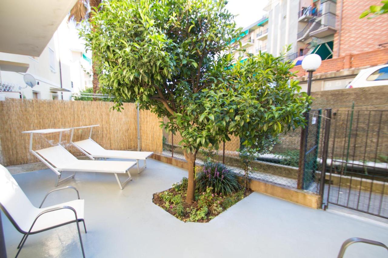 Grande Bilocale Con Giardino E Posto Auto Privato Comodo Al Mare Varazze Zewnętrze zdjęcie